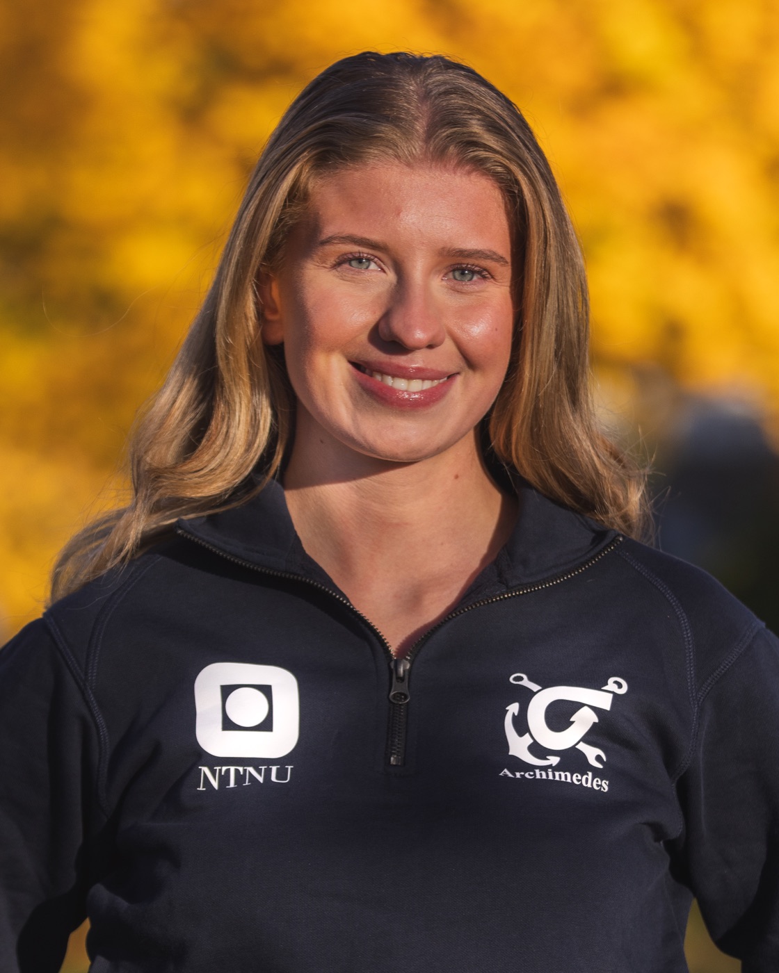 Portrett av Tiril Stensrud, arrangementsansvarlig i perioden 2025–2026.